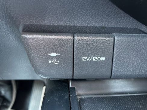 Used 2019 Toyota Camry SE w/ Convenience Package image 27