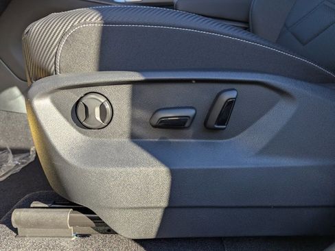 New 2026 Volkswagen Atlas Cross Sport SE image 11