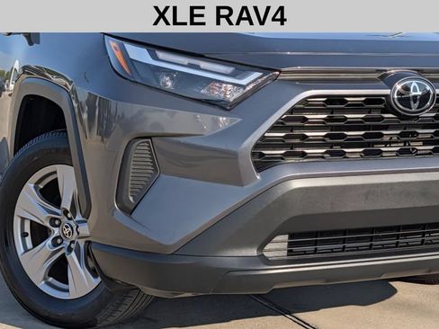 Used 2025 Toyota RAV4 XLE FWD image 3