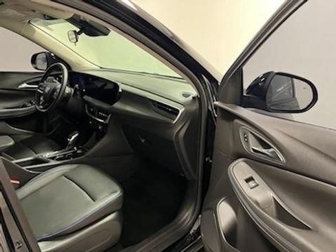Used 2025 Buick Encore GX Sport Touring w/ Advanced Technology Package image 22