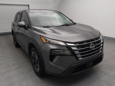 Used 2024 Nissan Rogue SV AWD/4WD image 14