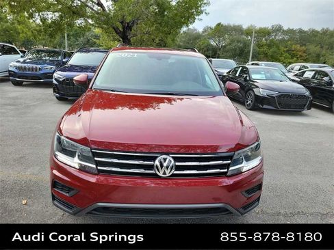 Used 2021 Volkswagen Tiguan SE w/ Panoramic Sunroof Package image 6