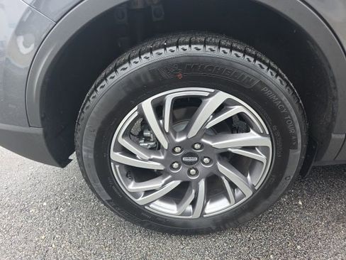 Used 2025 Lincoln Corsair AWD w/ Equipment Group 101A image 6