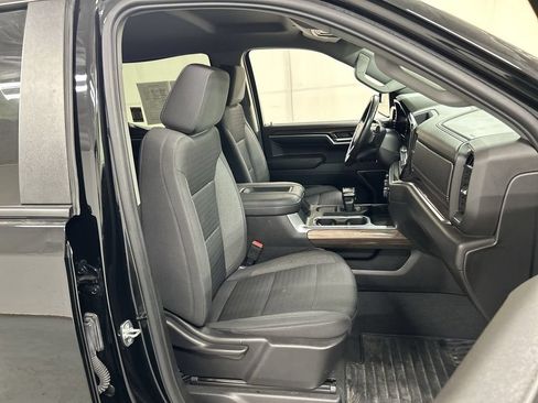 Used 2022 Chevrolet Silverado 1500 RST w/ Z71 Off-Road Package AWD/4WD image 22