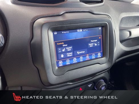 Used 2020 Jeep Renegade Latitude w/ Cold Weather Group AWD/4WD image 5