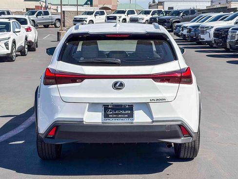 New 2026 Lexus UX 300h FWD image 14