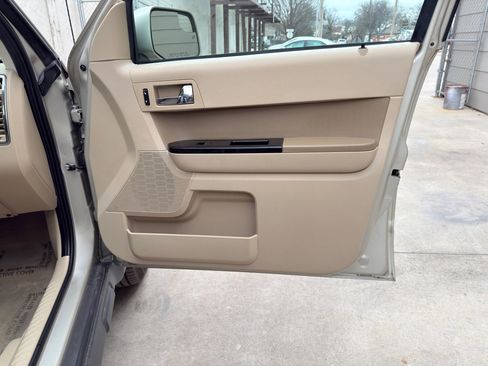 Used 2012 Ford Escape Limited image 27