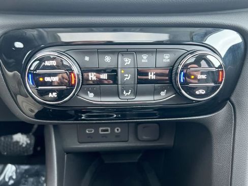 Used 2023 Buick Encore GX Essence w/ Experience Buick Package image 19