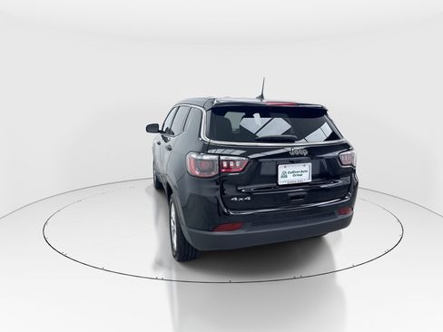 Used 2024 Jeep Compass Sport image 6