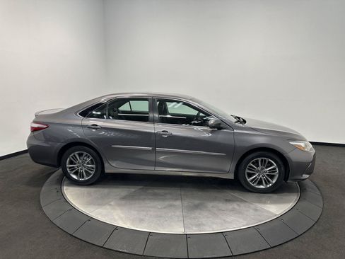 Used 2017 Toyota Camry SE FWD image 8