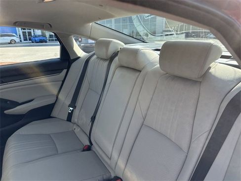 Used 2018 Honda Accord Touring image 26