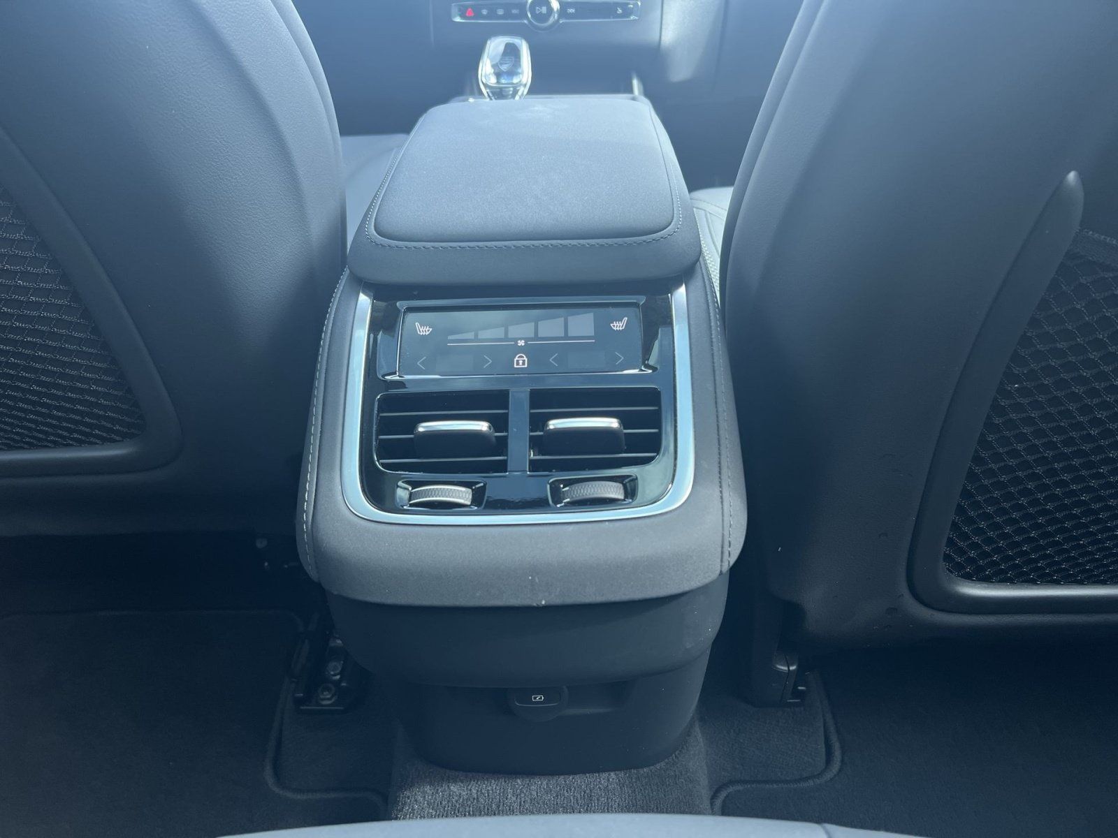 Used 2026 Volvo XC90 B6 Plus AWD/4WD image 23