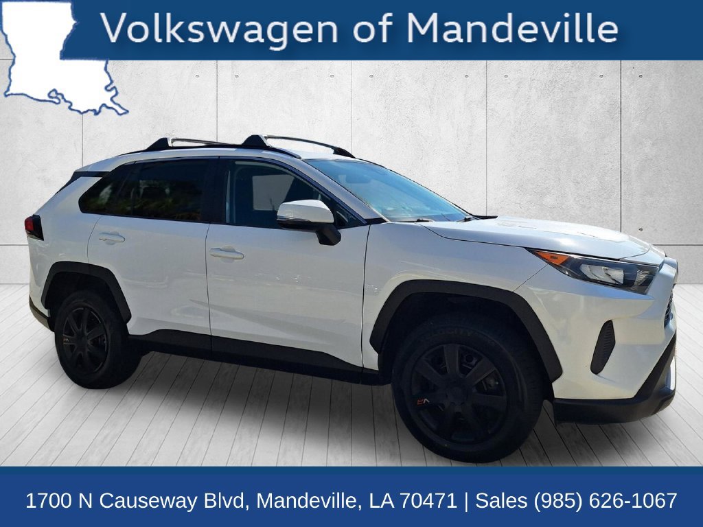 Used 2021 Toyota RAV4 LE FWD image 3