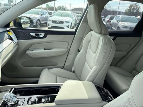New 2026 Volvo XC60 B5 Ultra w/ Protection Package Premier AWD/4WD image 18