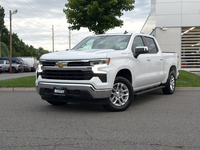 Used 2022 Chevrolet Silverado 1500 LT AWD/4WD image 1