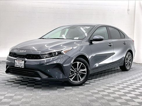 Used 2024 Kia Forte LXS w/ LXS Technology Package FWD image 13