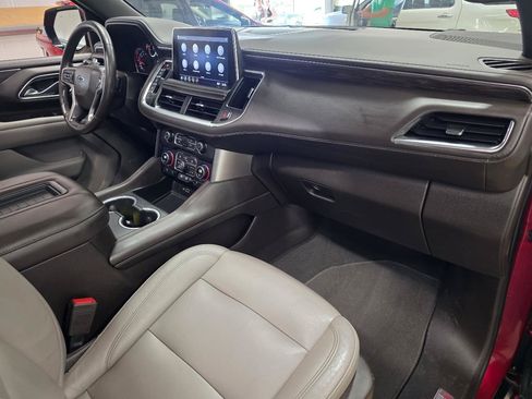 Used 2021 Chevrolet Suburban Z71 w/ Z71 Signature Package AWD/4WD image 31