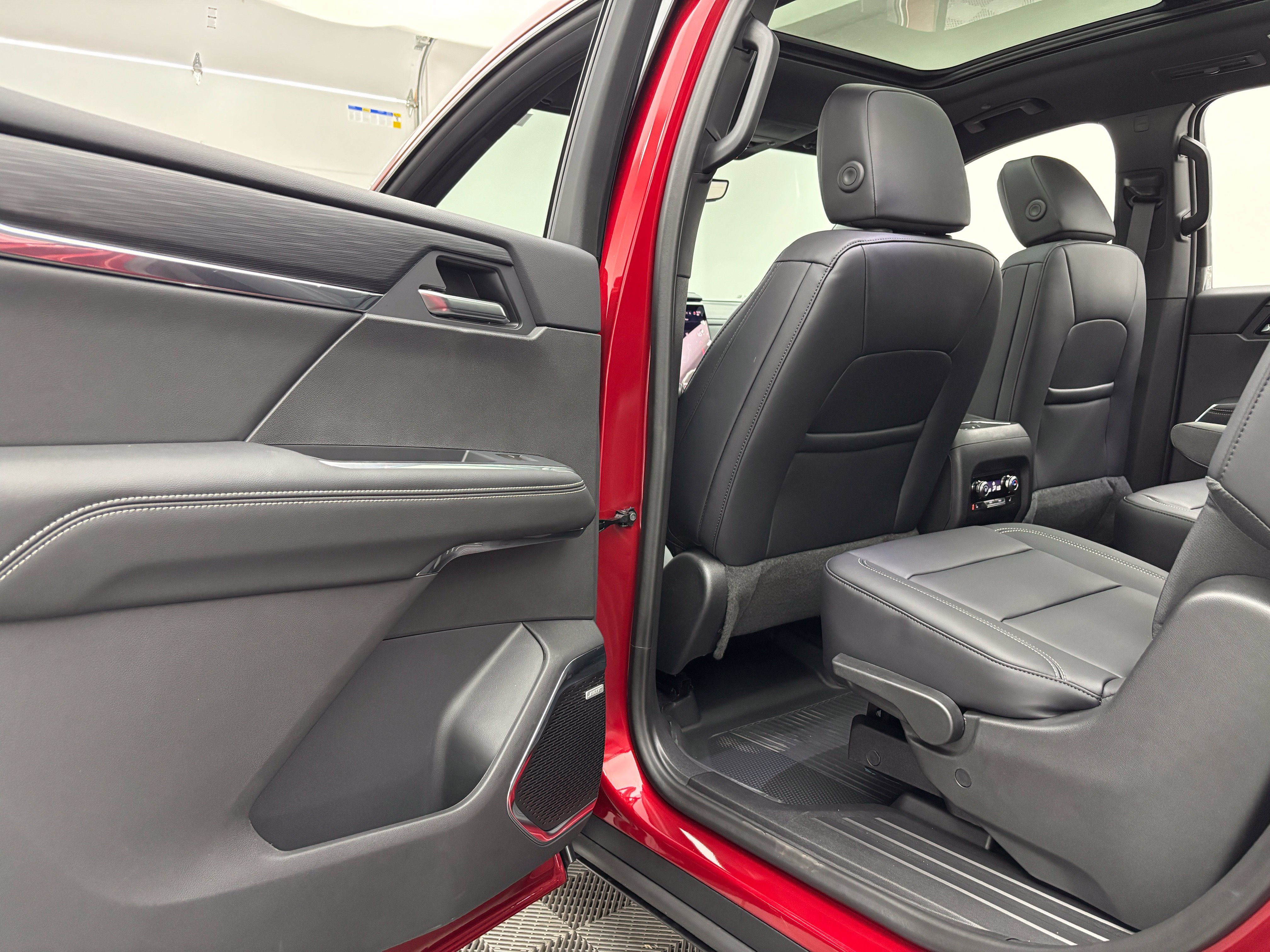 New 2027 GMC Acadia Elevation w/ Black Edition AWD/4WD image 43