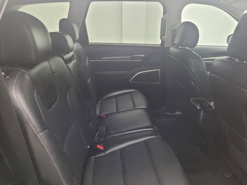 Used 2020 Kia Telluride LX AWD/4WD image 19