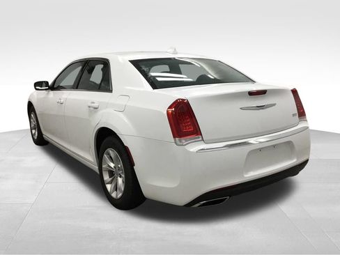 Used 2023 Chrysler 300 Touring RWD image 15