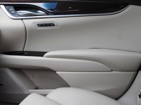 Used 2016 Cadillac XTS Luxury image 29