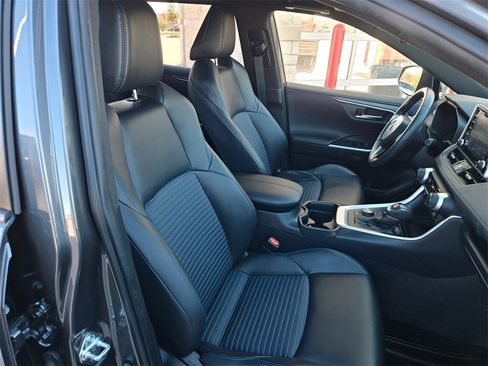 Used 2019 Toyota RAV4 XSE image 28