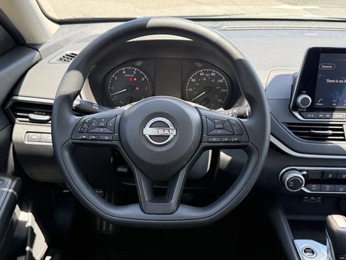 Certified 2025 Nissan Altima 2.5 S FWD image 13
