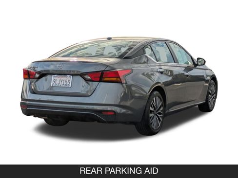 Used 2024 Nissan Altima 2.5 SV image 8