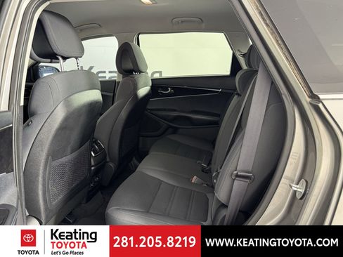 Used 2016 Kia Sorento LX image 14