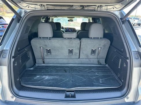 Used 2024 Chevrolet Traverse LT image 30