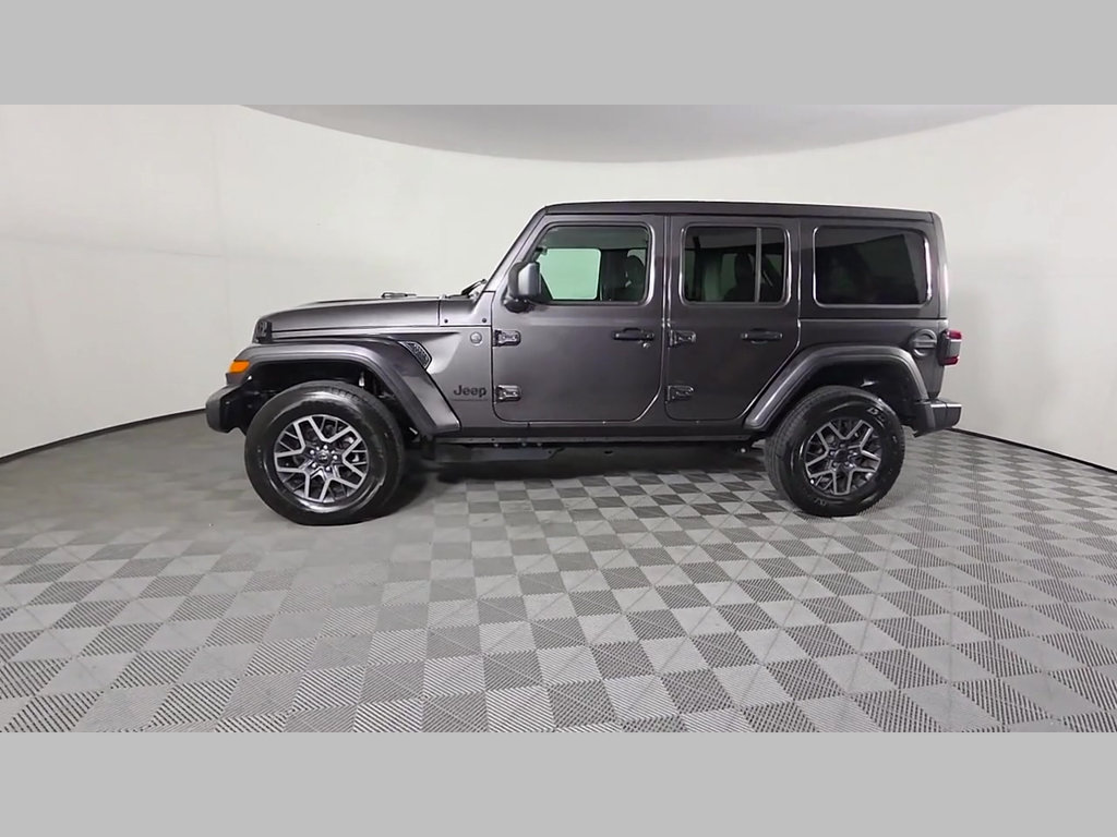 Used 2026 Jeep Wrangler Unlimited Sahara AWD/4WD image 48