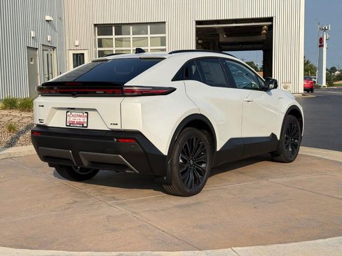 New 2026 Toyota C-HR AWD/4WD image 5