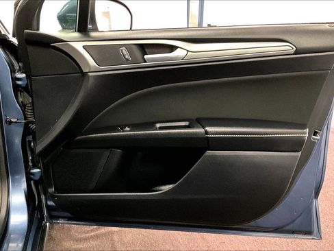 Used 2019 Ford Fusion SE image 24