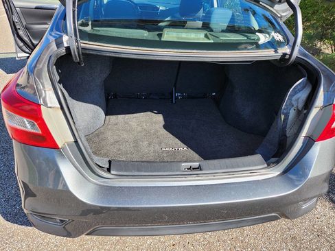 Used 2019 Nissan Sentra SV image 11