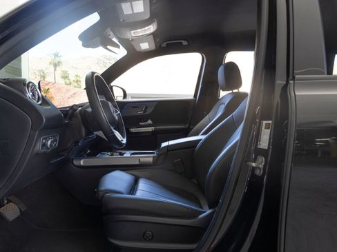 Used 2025 Mercedes-Benz GLB 250 image 14