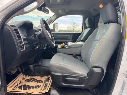 Used 2018 RAM 5500 Tradesman w/ Power & Remote Entry Group AWD/4WD image 16