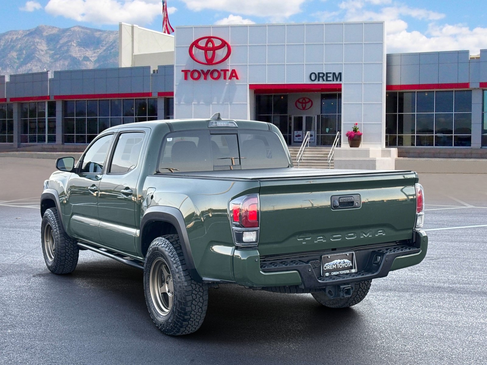Used 2021 Toyota Tacoma TRD Off-Road w/ Technology Package AWD/4WD image 5