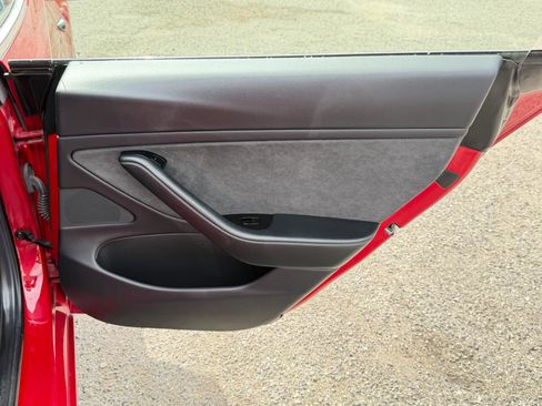 Used 2018 Tesla Model 3 Long Range image 34