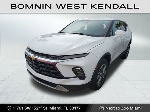 Used 2023 Chevrolet Blazer LT image 2