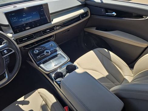 Used 2023 Lincoln Nautilus FWD image 26