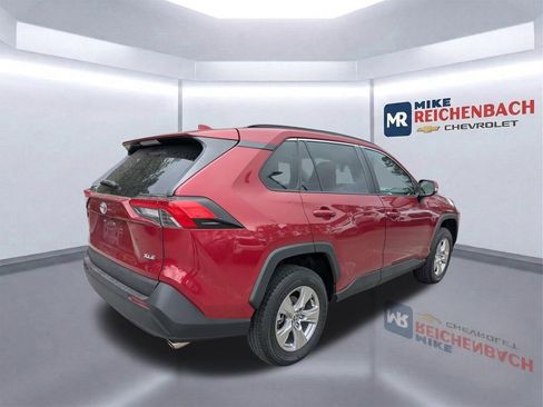 Used 2023 Toyota RAV4 XLE w/ Convenience Package FWD image 4