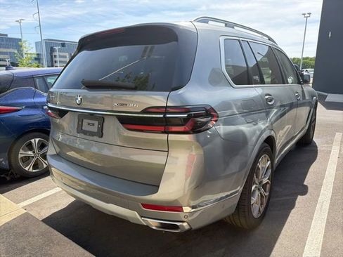 Used 2025 BMW X7 xDrive40i w/ Premium Package AWD/4WD image 4