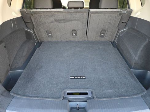 Used 2023 Nissan Rogue SV image 25