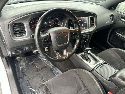 Used 2018 Dodge Charger R/T image 2