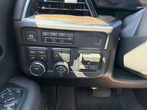 New 2026 Chevrolet Tahoe High Country w/ Sun And Tow Package AWD/4WD image 15
