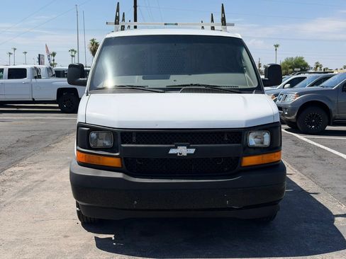 Used 2017 Chevrolet Express 2500 RWD image 19