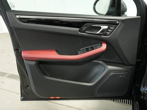 New 2026 Porsche Macan Turbo image 25