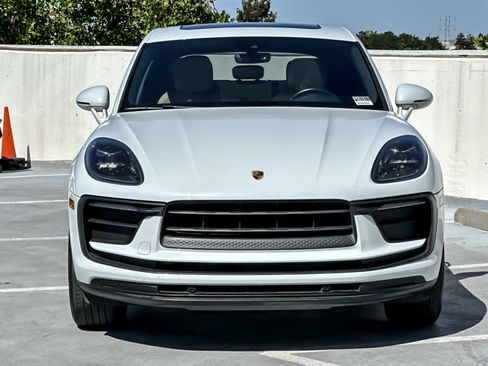 Used 2022 Porsche Macan AWD/4WD image 11