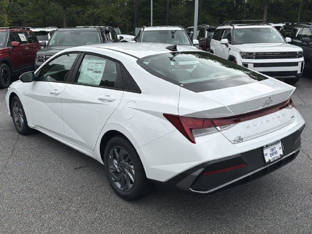 New 2026 Hyundai Elantra Hybrid FWD image 6