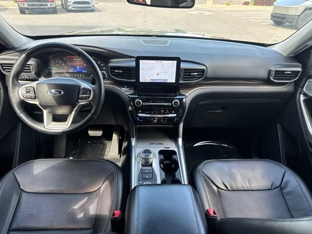 Used 2021 Ford Explorer Limited w/ Equipment Group 301A AWD/4WD image 17